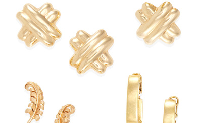 A GROUP OF 14K GOLD EARRINGS