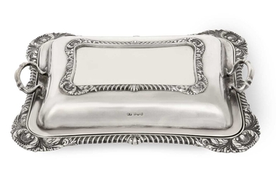A George V Silver Entree-Dish and Cover by Emile Viner, Sheffield, 1929