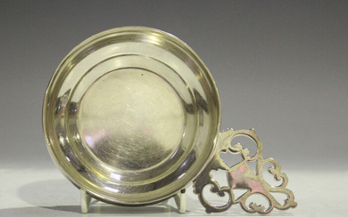 A George V Tiffany & Co London Britannia standard silver circular bowl with pierced scroll tab h