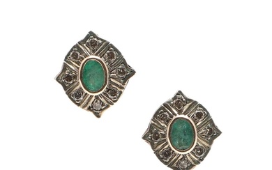 A PAIR OF EMERALD AND DIAMOND STUD EARRINGS. each earring se...