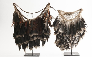 A PAIR OF TRIBAL FEATHER NECKLACES, THE TALLEST 47 CM HIGH, LEONARD JOEL LOCAL DELIVERY SIZE: SMALL