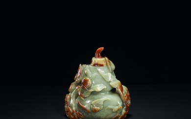 A PALE GREYISH-GREEN AND RUSSET JADE DOUBLE GOURD-FORM 'FIVE BATS' VASE AND COVER