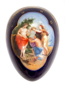 A Royal Vienna Egg Form Box