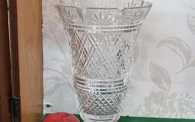 A beautiful large vintage Waterford Crystal Georgian strawbe...
