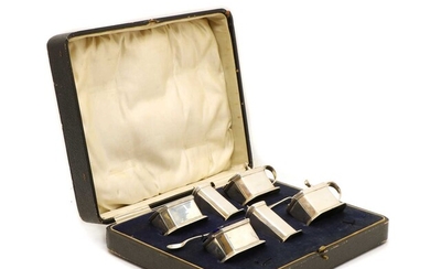 A cased Art Deco silver six piece cruet set