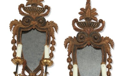 A pair of Italian Neoclassical style wall lights