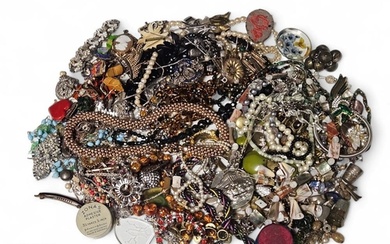 A parcel lot of assorted costume, silver and other jewellery...
