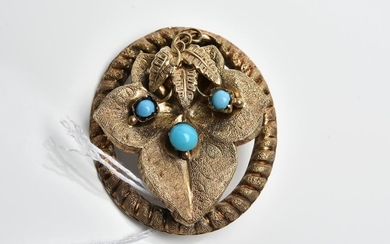 AN ANTIQUE TURQUOISE BROOCH IN 15CT GOLD