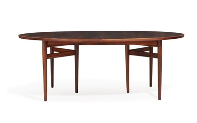 Arne Vodder: Oval Brazilian rosewood extension table with two leaves. Manufactured by Sibast Furniture. H. 72. L. 198/298. W. 125 cm. (3)