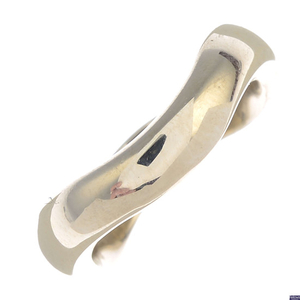 CARTIER - A 'love me' band ring.