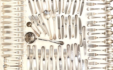 CHRISTOFLE Ménagère en métal argenté modèle Japon comprenant : - 17 fourchettes de table -...