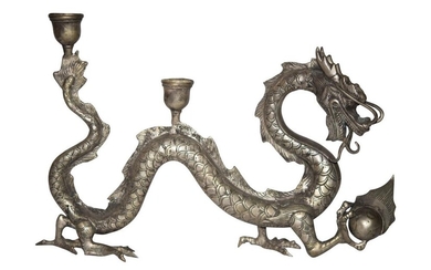 Candlestick depicting a dragon | Kerzenständer in Darstellung eines Drachen