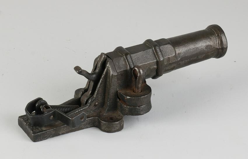 Cast Iron Miniature Cannon