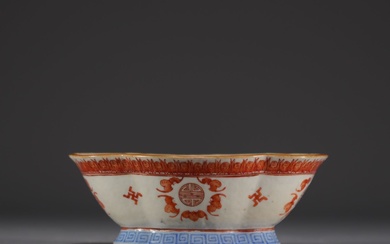 China - Polylobed porcelain bowl on a foot with bat...