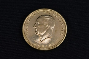 Coin, gold: Republic of Turkey, 100 piastres 1923
