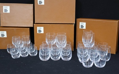 DAUM. Partie de service de verres en cristal comprenant 12 grands verres 11 x 7,2...