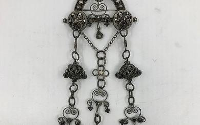 David Andersen: A filigree silver brooch. Made and marked by David Andersen, Norway 1888–1925. Weight app. 35 g. 16×5.8 cm.