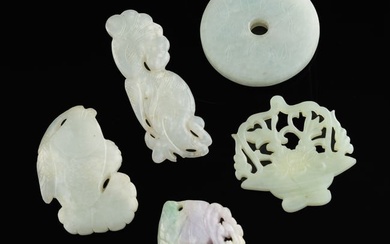 Five assorted Chinese jade and jadeite pendants, 18th/19th century