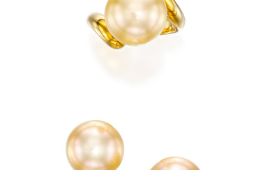 GOLDEN CULTURED PEARL RING AND PAIR OF EARRING SET (2)