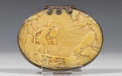 Germany, oval snuffbox, c. 1700, with relief carved...