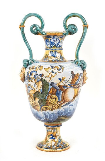 Grand vase en faïence ou majolique italienne dans le goût d Urbino, représentant des scènes...