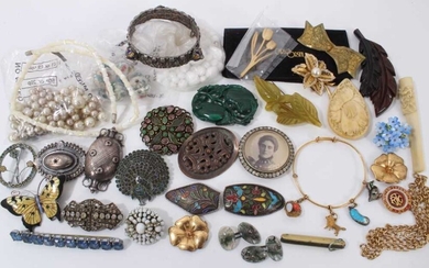 Group vintage costume jewellery