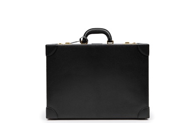 Gucci - Accessori Travel bag Black pigskin leather travel bag, honey color matelassé lining, various departments inside, metal gilt details, cm 49 x 35 x 17 (very slight defects)