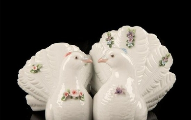 Kissing Doves with Flowers 1006359 - Lladro Porcelain