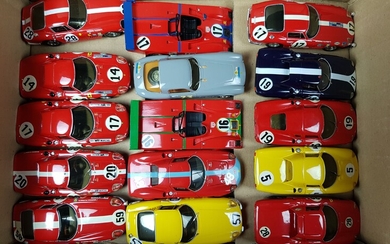 LOT de 15 véhicules échelle 1/43 métal : 2x D.A.M. Collection Team T Ferrari PB...