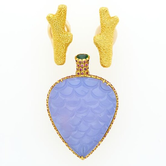 Mish Gold, Carved Chalcedony and Gem-Set Artichoke Clip-Brooch and Pair of Gold Branch Earclips