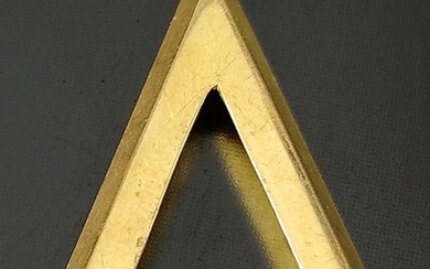 Niessing pendant, as triangle, sides matted, front and back shiny, maker's mark, 750/18K yellow gol