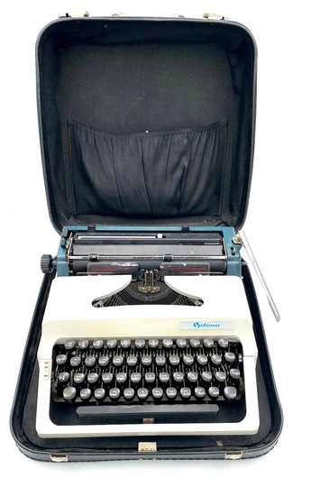 מכונת כתיבה - עברית וינטג' של חברת OPTIMA במצב תקין כולל המארז המקורי