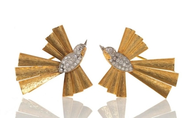 PAIR OF GOLD AND DIAMOND BIRD CLIPS, 17g