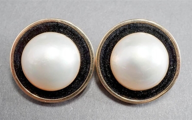 Pair 14-Karat Yellow-Gold, Mabe Pearl and Black Onyx Clip-Back Earrings, 7.8 gross dwt., D: 7/8 in