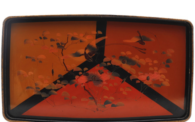 Pair of Japanese trays in lacquered wood, early decades of the 20th Century.