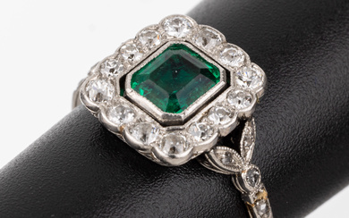 Platinum diamond-emerald-ring , Pt tested, approx. 1920-30, centered emerald in...