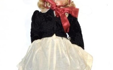 Possibly Kestner bisque shoulder head doll, impressed 'F' to back...