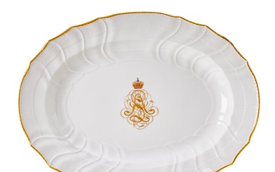 Princesse Louise de Prusse - un plat de service personnel Grand plat ovale en porcelaine...