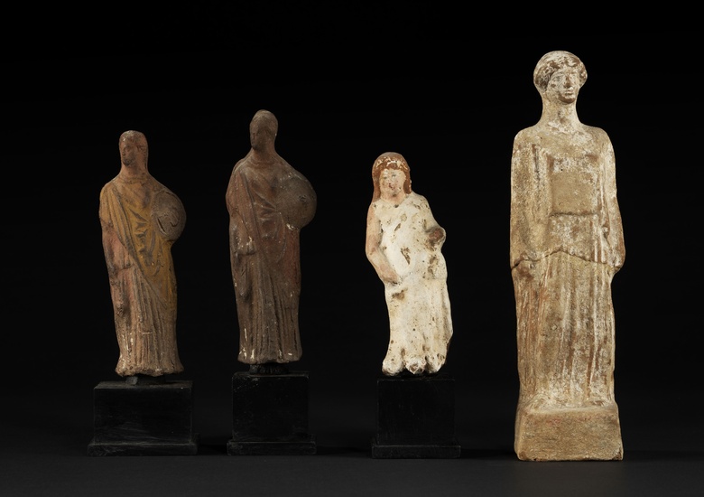Quatre statuettes féminines, époque hellénistique, IIIe-Ier s av.JC