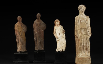 Quatre statuettes féminines, époque hellénistique, IIIe-Ier s av.JC