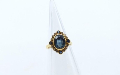 Ring in 18 ct yellow gold set with 12 brilliants +/- 0.30 ct and sapphires - 5.7 g raw (Size: 52.5)