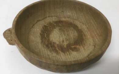 Robert Mouseman Thompson carved oak nut bowl