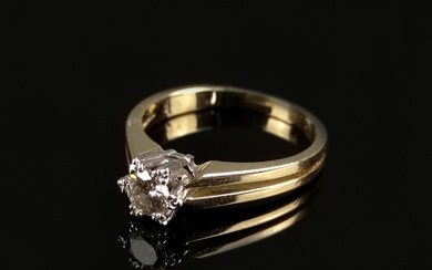 Solitaire ring, 585/14K yellow gold (hallmarked), 3g, star-shaped brilliant-cut diamond of around 0