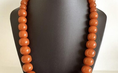Splendid Bakelite Necklace made from Barrel shaped