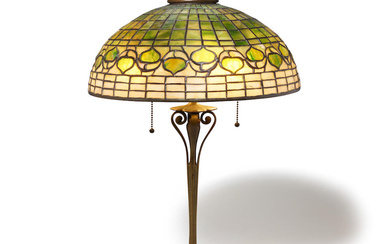 TIFFANY STUDIOS (1899-1930) Acorn Table Lamp circa 1910 patinated bronze,...