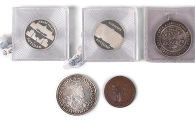 TOTAL ABSTINENCE INDIA SILVER MEDAL WITH A COPPER DUDLEY TOKEN HALF PENNY AND THREE SILVER COINS, 18TH CENTURY AND LATER