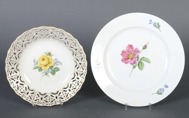 Two plates flower painting Meissen, Marcolini period (1775-1815) and 1987, porcelain, glazed and with partly very fine onglaze painting, one plate with a scattered forget-me-not on the flag and a red rose with rosebud in the mirror, the other plate...