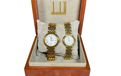 Une paire de montres-bracelets Dunhill en or 18ct, pour hommes et femmes, avec cadrans blancs...