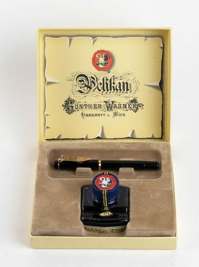 Vintage Sheaffer, Targa 1005 fountain pen, 14K nib gold...