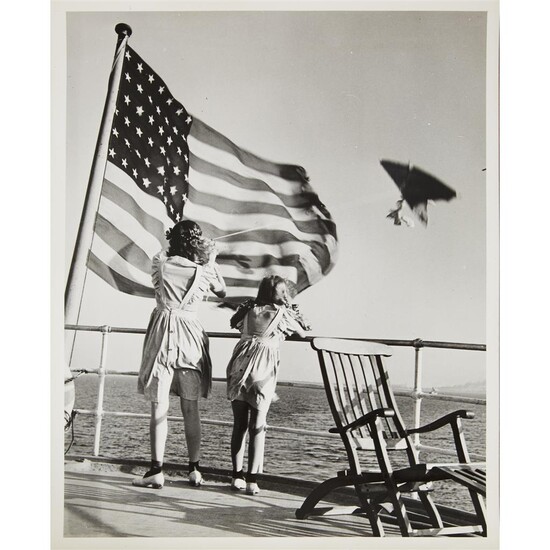 [Americana] Group of 21 Vernacular Photographs Ca. 1950s. Twelve...